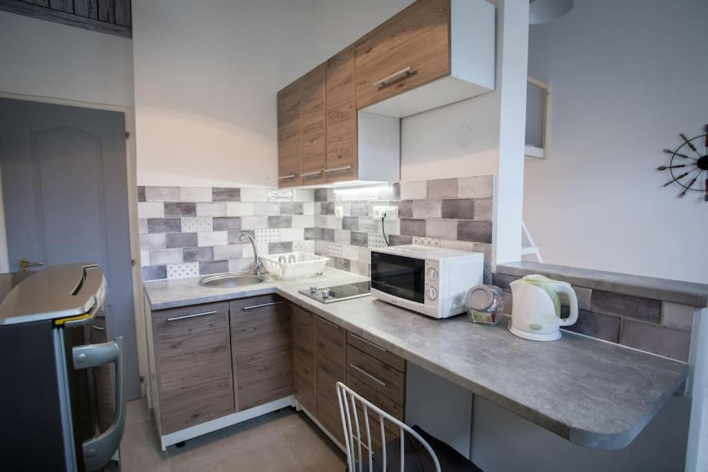 Cozy Studio With Air Condition Freshly Renovated Budapest Bagian luar foto